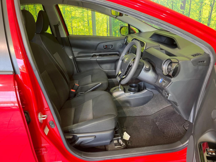 2019 Toyota Aqua DAA-NHP10 (UW-6a1e4a0de83e0)[28]