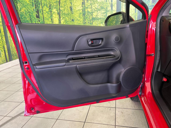 2019 Toyota Aqua DAA-NHP10 (UW-6a1e4a0de83e0)[13]