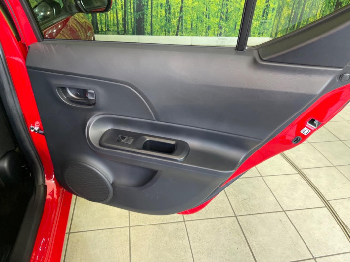 2019 Toyota Aqua DAA-NHP10 (UW-6a1e4a0de83e0)[23]