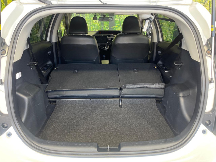 2015 Toyota Aqua DAA-NHP10 (UW-6a1e4a10936f3)[5]