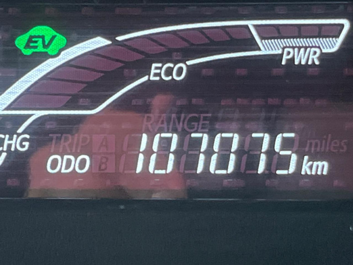 2015 Toyota Aqua DAA-NHP10 (UW-6a1e4a10936f3)[2]