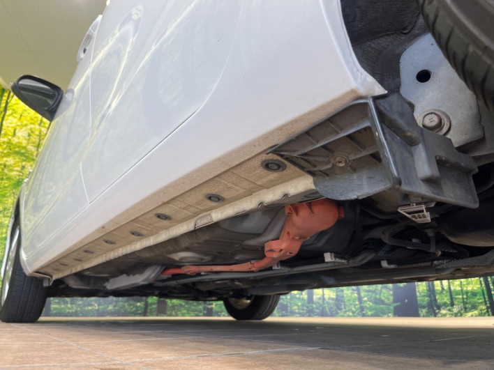 2015 Toyota Aqua DAA-NHP10 (UW-6a1e4a10936f3)[9]
