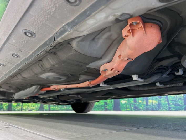 2015 Toyota Aqua DAA-NHP10 (UW-6a1e4a1101003)[24]
