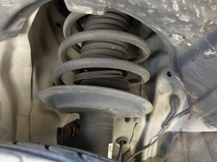 2015 Toyota Aqua DAA-NHP10 (UW-6a1e4a1101003)[10]