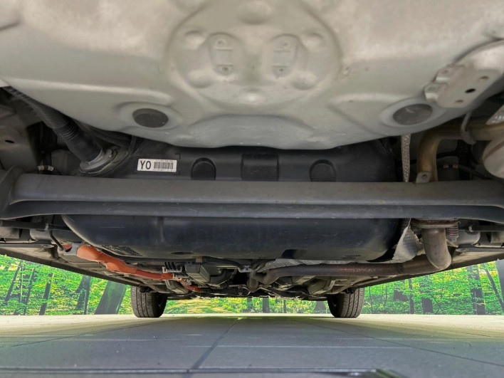 2015 Toyota Aqua DAA-NHP10 (UW-6a1e4a1101003)[22]
