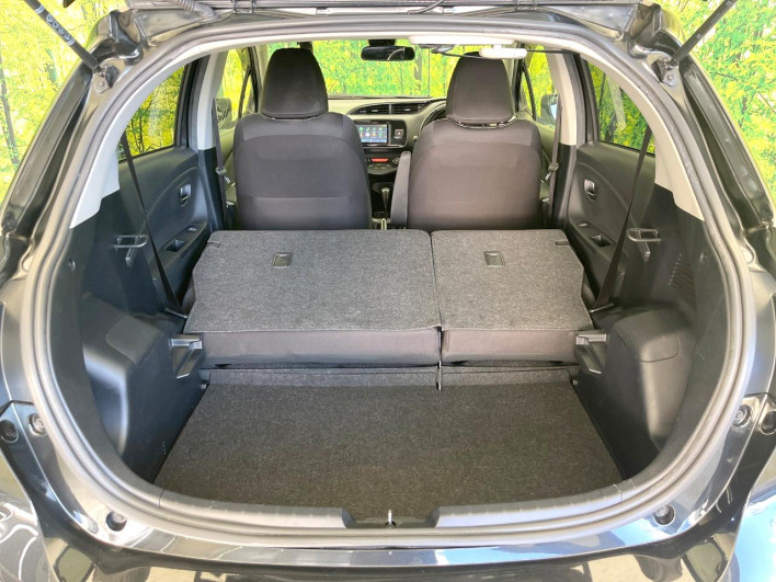 2017 Toyota Vitz DAA-NHP130 (UW-6a1e4a14a7e92)[14]