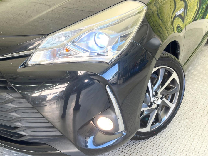 2017 Toyota Vitz DAA-NHP130 (UW-6a1e4a14a7e92)[26]