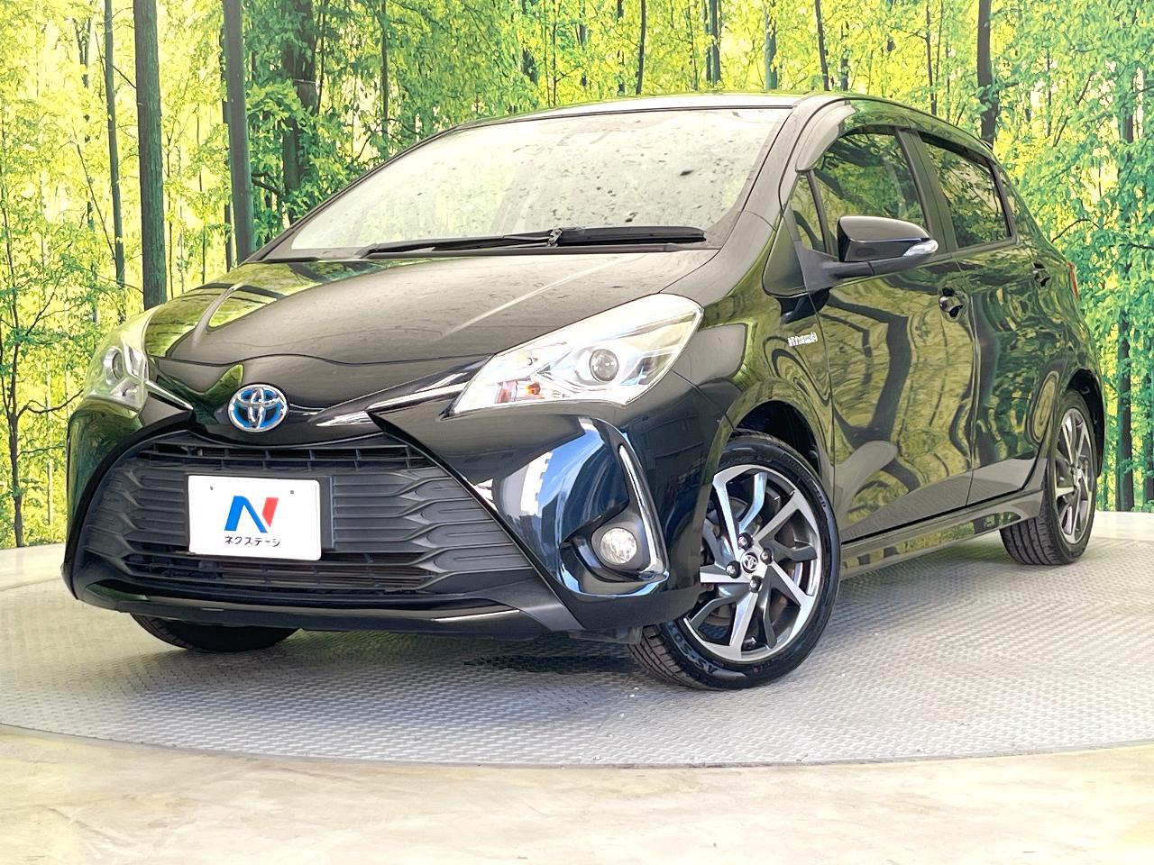 2017 Toyota Vitz DAA-NHP130