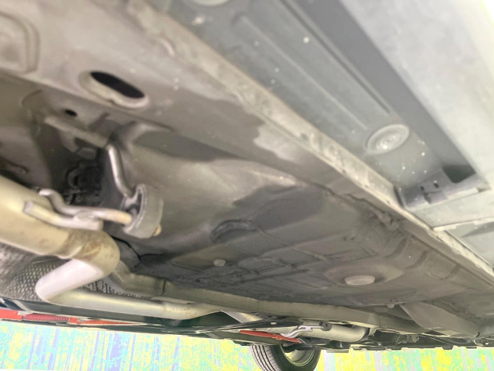 2017 Toyota Vitz DAA-NHP130 (UW-6a1e4a14a7e92)[11]