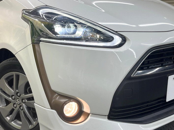 2015 Toyota Sienta DAA-NHP170G (UW-6a1e4a154c92a)[27]