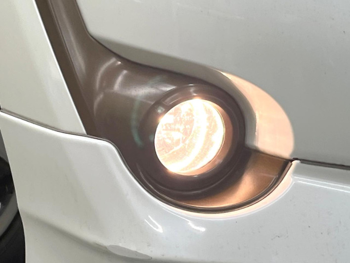 2015 Toyota Sienta DAA-NHP170G (UW-6a1e4a154c92a)[29]