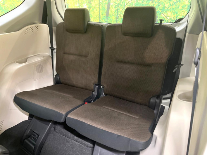 2015 Toyota Sienta DAA-NHP170G (UW-6a1e4a154c92a)[10]