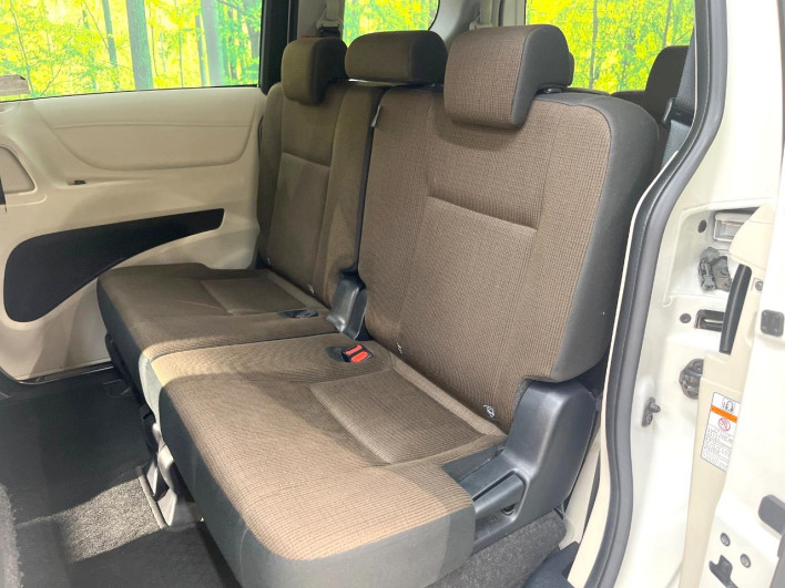 2015 Toyota Sienta DAA-NHP170G (UW-6a1e4a154c92a)[9]