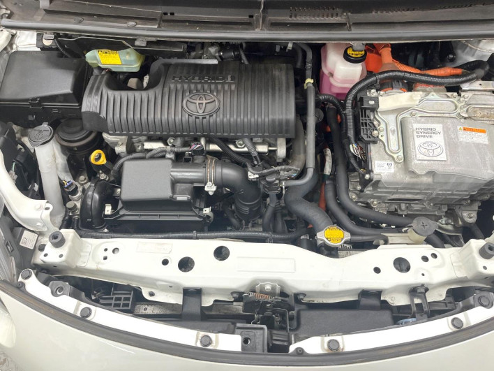 2015 Toyota Sienta DAA-NHP170G (UW-6a1e4a154c92a)[4]