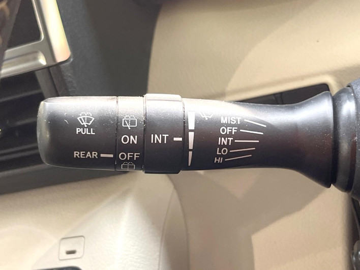 2015 Toyota Sienta DAA-NHP170G (UW-6a1e4a154c92a)[25]