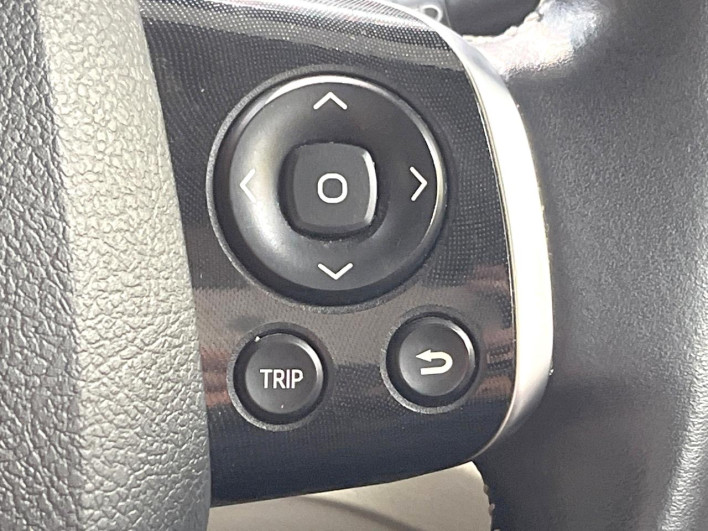 2015 Toyota Sienta DAA-NHP170G (UW-6a1e4a154c92a)[24]