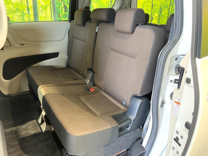2017 Toyota Sienta DAA-NHP170G (UW-6a1e4a15e56bc)[9]