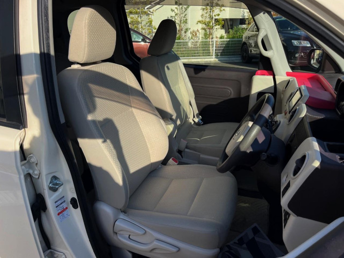 2016 Toyota Porte DBA-NSP141 (UW-6a1e4a18a4285)[15]