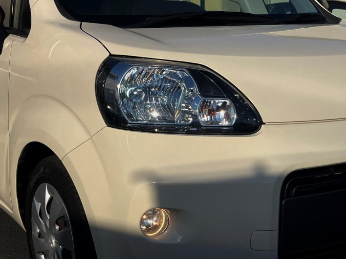 2016 Toyota Porte DBA-NSP141 (UW-6a1e4a18a4285)[13]