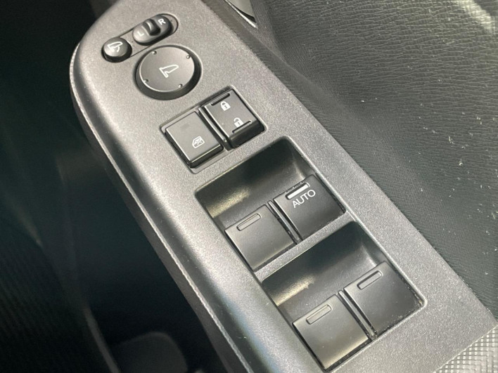 2012 Honda Stepwgn Spada DBA-RK5 (UW-6a1e4a26c76a8)[26]