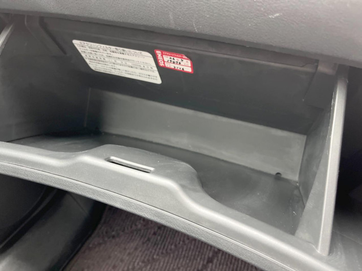 2007 Honda Stream DBA-RN6 (UW-6a1e4a2813bdf)[23]