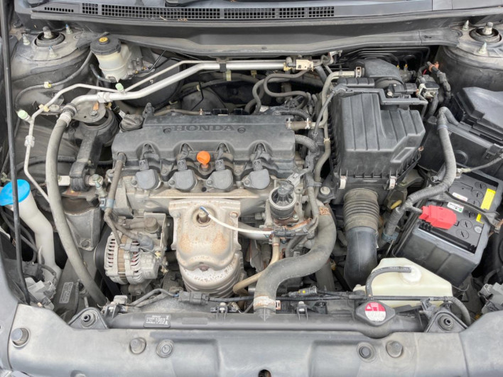 2007 Honda Stream DBA-RN6 (UW-6a1e4a2813bdf)[12]