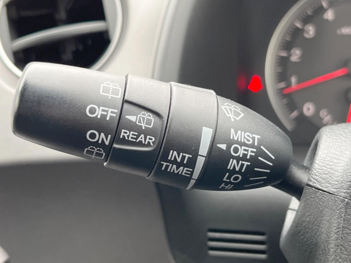 2007 Honda Stream DBA-RN6 (UW-6a1e4a2813bdf)[25]