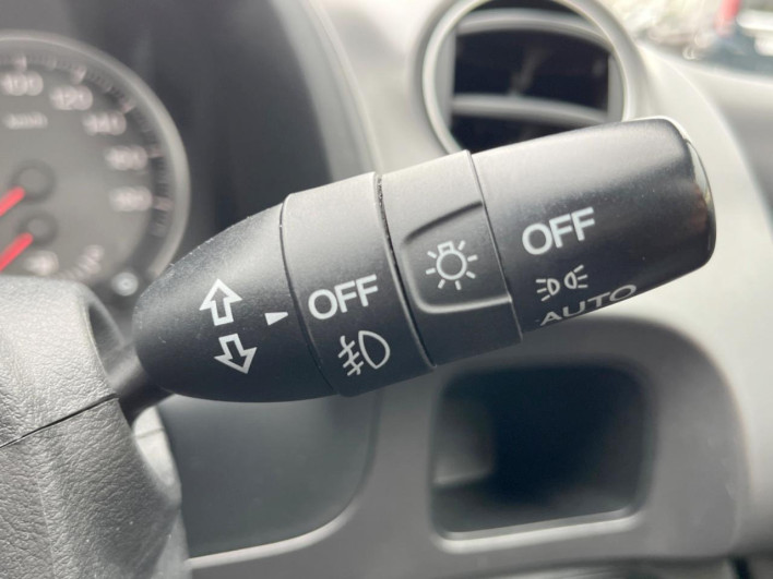 2007 Honda Stream DBA-RN6 (UW-6a1e4a2813bdf)[26]