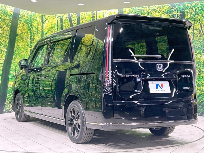 2022 Honda Step Wagon 6AA-RP8 (UW-6a1e4a29439ee)[19]