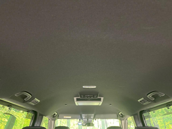 2022 Honda Step Wagon 6AA-RP8 (UW-6a1e4a29439ee)[25]