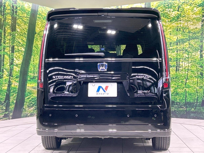 2022 Honda Step Wagon 6AA-RP8 (UW-6a1e4a29439ee)[18]