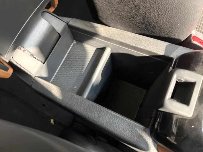 2016 Honda VEZEL DAA-RU3 (UW-6a1e4a2bef4e3)[26]