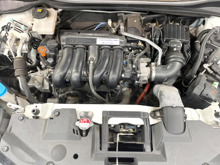 2016 Honda VEZEL DAA-RU3 (UW-6a1e4a2bef4e3)[4]