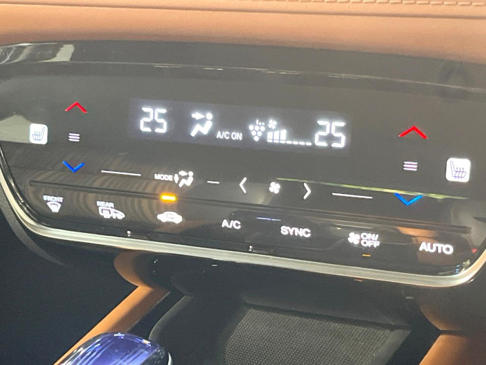 2016 Honda VEZEL DAA-RU3 (UW-6a1e4a2bef4e3)[17]