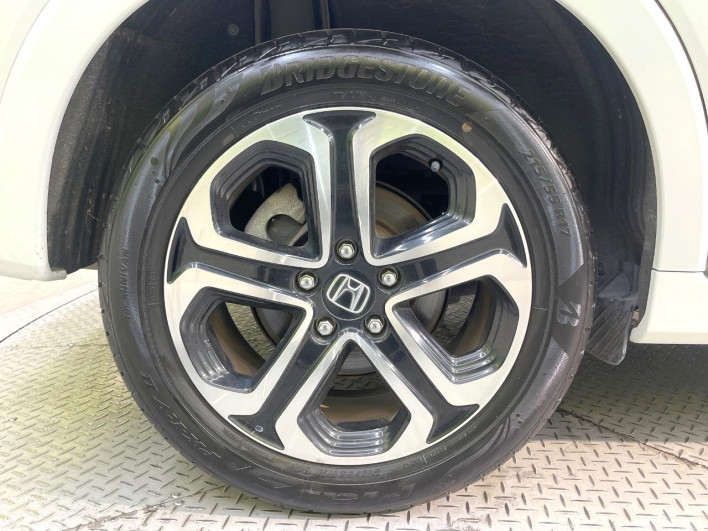 2016 Honda VEZEL DAA-RU3 (UW-6a1e4a2bef4e3)[13]