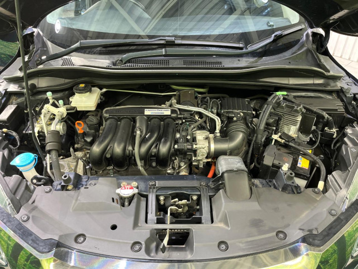 2017 Honda VEZEL DAA-RU4 (UW-6a1e4a2f5ee77)[4]