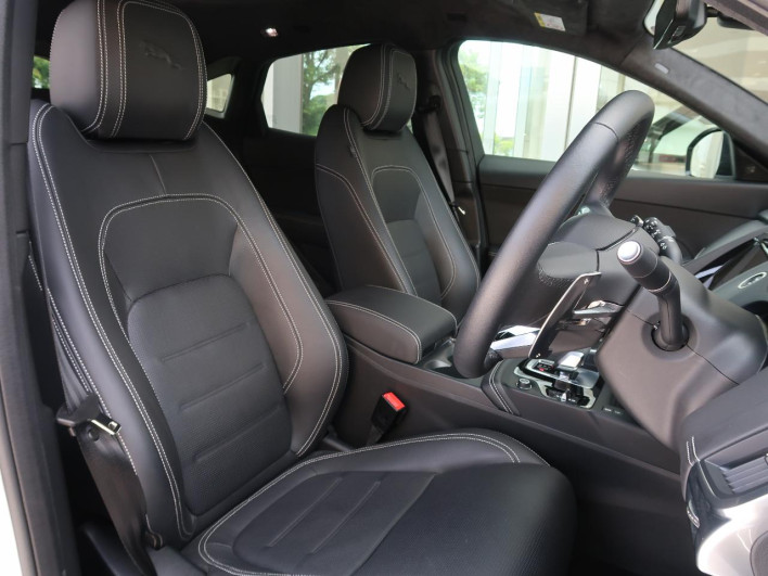 2025 Jaguar E Pace 3CA-DF2NB (UW-6a1e4a414a0f1)[25]