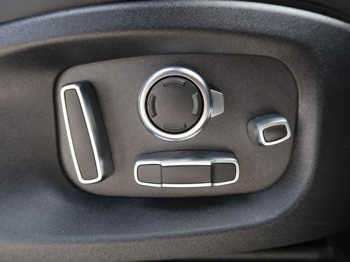 2025 Jaguar E Pace 3CA-DF2NB (UW-6a1e4a414a0f1)[28]
