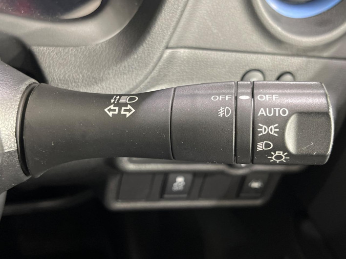 2020 Nissan Note DAA-SNE12 (UW-6a1e4a4946e2a)[25]