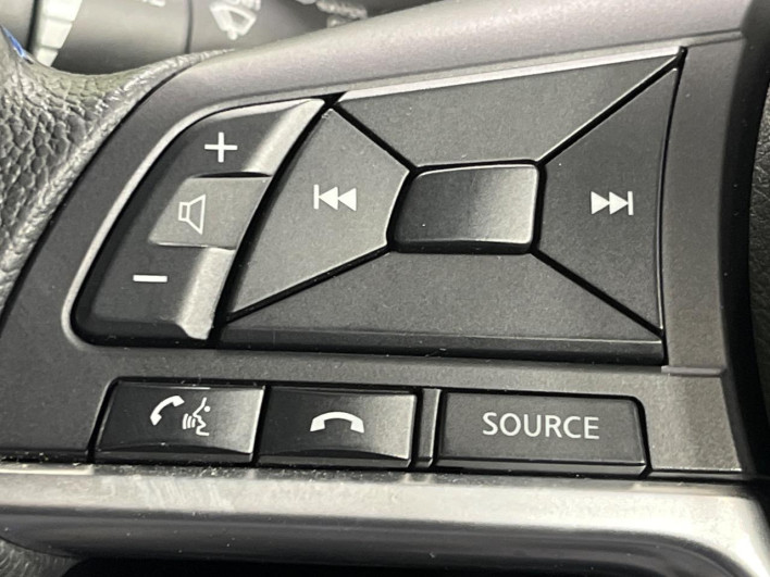 2020 Nissan Note DAA-SNE12 (UW-6a1e4a4946e2a)[22]