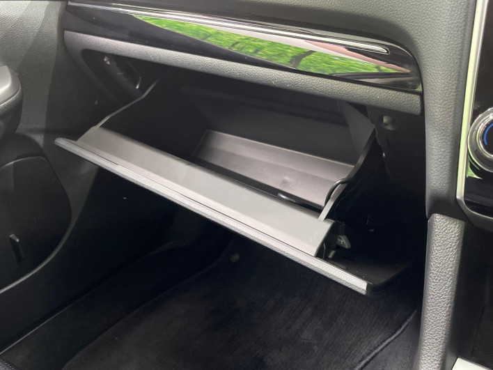 2015 Subaru Levorg DBA-VM4 (UW-6a1e4a58ec1c1)[22]
