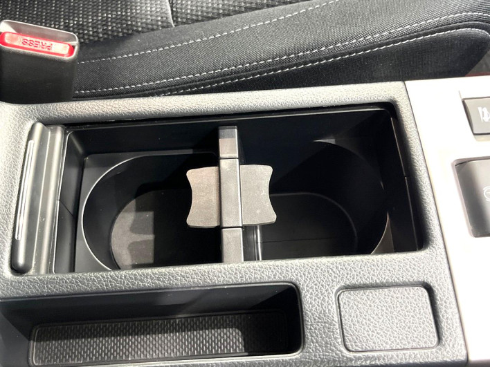 2017 Subaru Levorg DBA-VM4 (UW-6a1e4a59a889a)[19]