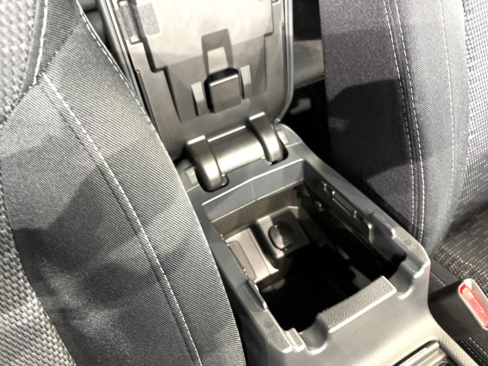 2017 Subaru Levorg DBA-VM4 (UW-6a1e4a59a889a)[21]