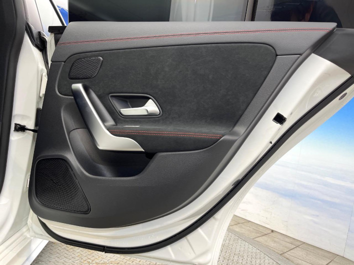 2021 Mercedes Benz CLA Class Shooting Brake 3DA-118612M (UW-6a1e4a5f045d9)[27]