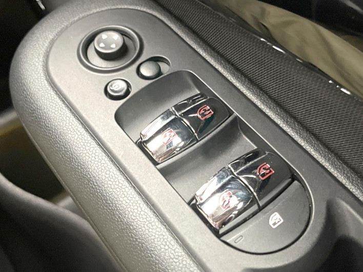 2020 Rover Mini 3DA-BB20M (UW-6a1e4a678d105)[21]