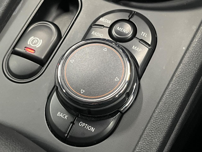 2016 Rover Mini DBA-LN20 (UW-6a1e4a6810817)[16]