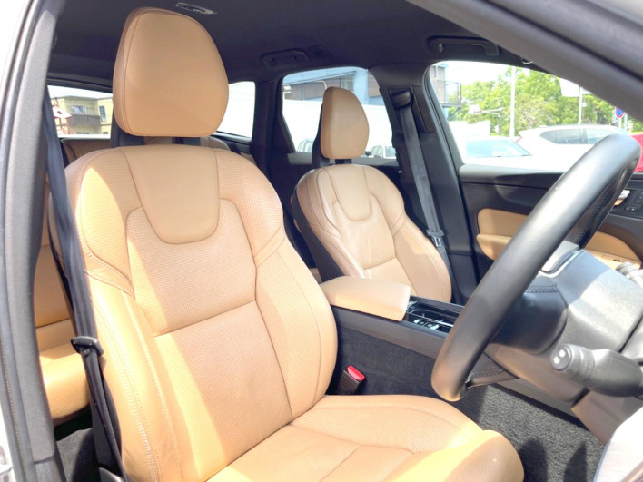2018 Volvo XC60 LDA-UD4204TXC (UW-6a1e4a6e755e8)[20]