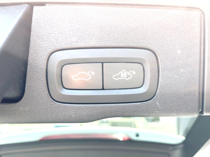 2018 Volvo XC60 LDA-UD4204TXC (UW-6a1e4a6e755e8)[15]