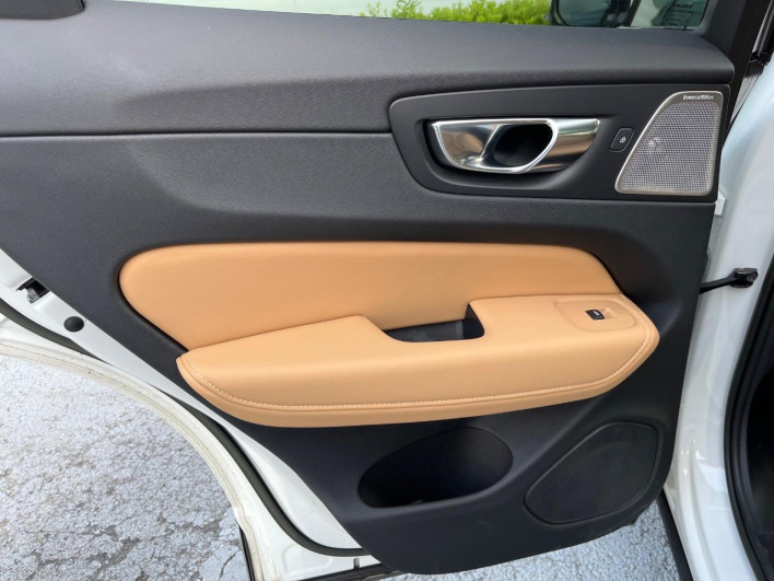 2022 Volvo XC60 5LA-UB420XCP2A (UW-6a1e4a6eec493)[19]