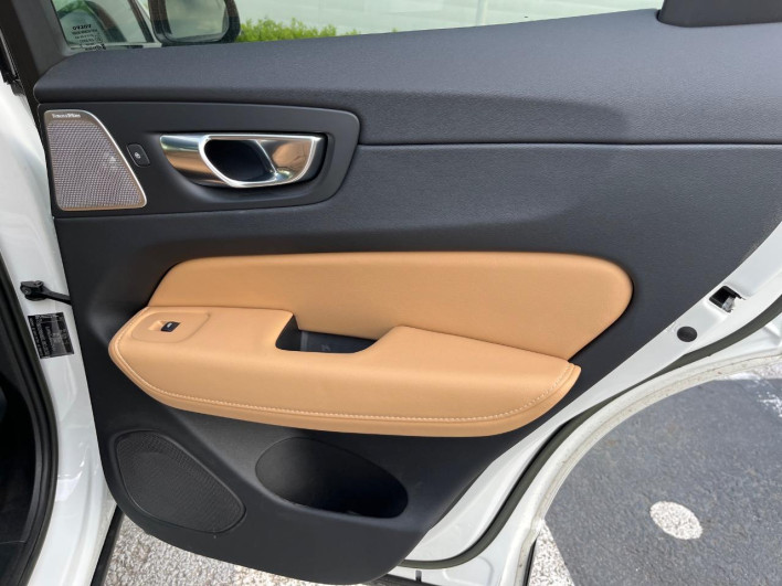2022 Volvo XC60 5LA-UB420XCP2A (UW-6a1e4a6eec493)[21]
